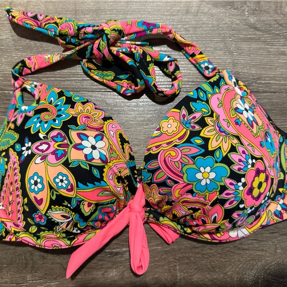 Two Victoria's Secret Bikini Tops - Picture 2 of 5